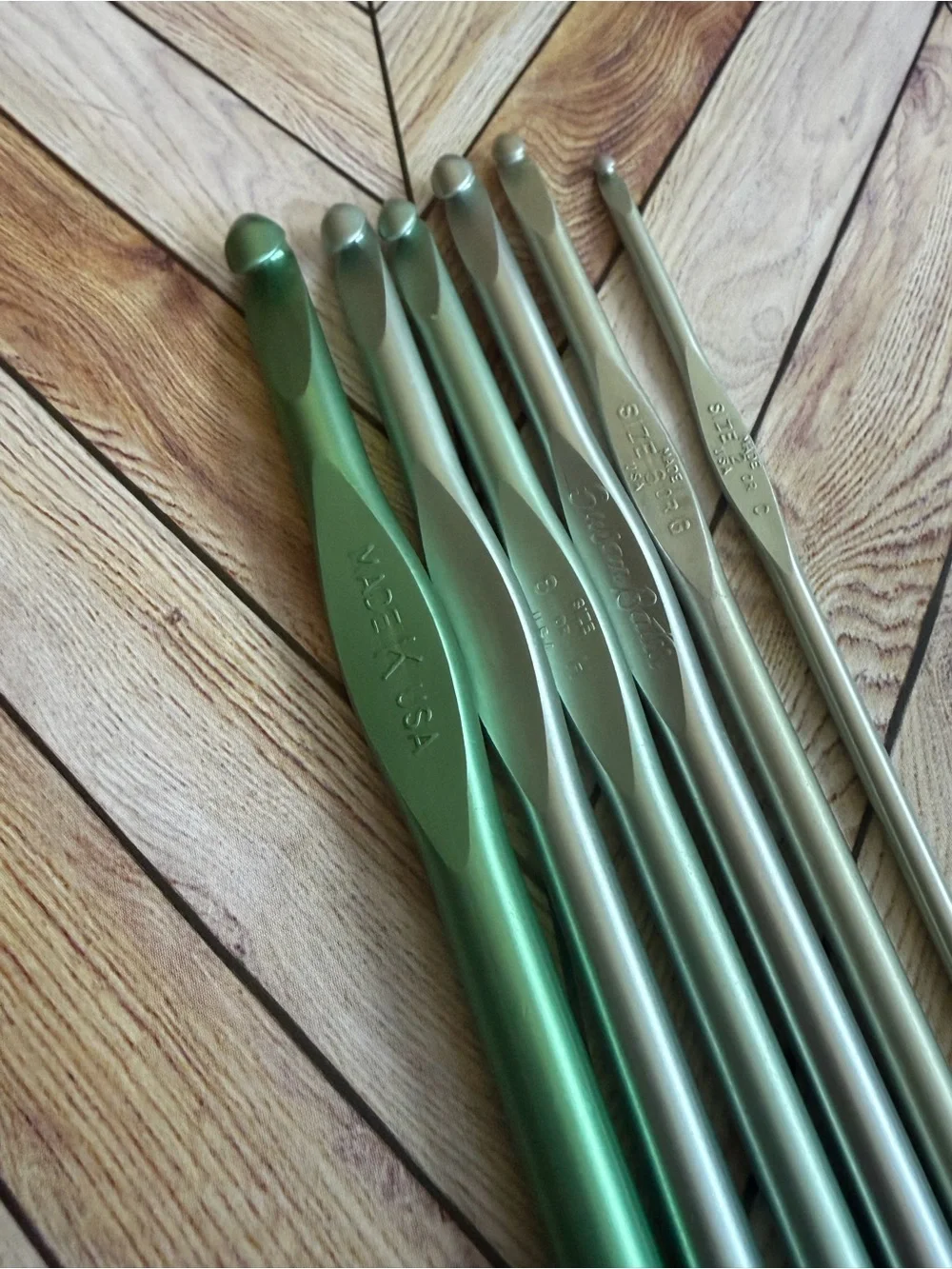 Vintage Susan Bates Metallic Crochet Hook Set of 6 Various Sizes